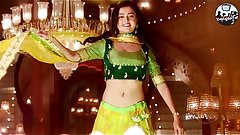 Indian serial actress Tejaswi Prakash showing creamy navel