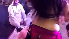 Bade boobs waali ladki ka dance