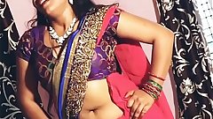 CURVY NORTH INDIAN BHABHI BIG JUICY NAVEL SHOW