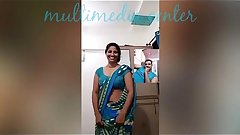 Hot Desi aunty saree navel show