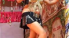 Sexy bhabhi public dance