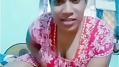 big bood desi dubmash aunty boob showing clevage